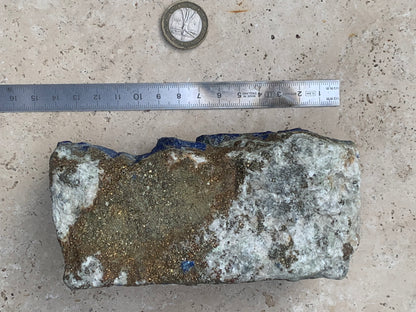 Lapis lazuli, spécimen brut de 140 x70 x58 mm - 1 166 grammes. Un bleu envoûtant et fascinant, pierre des pharaons !