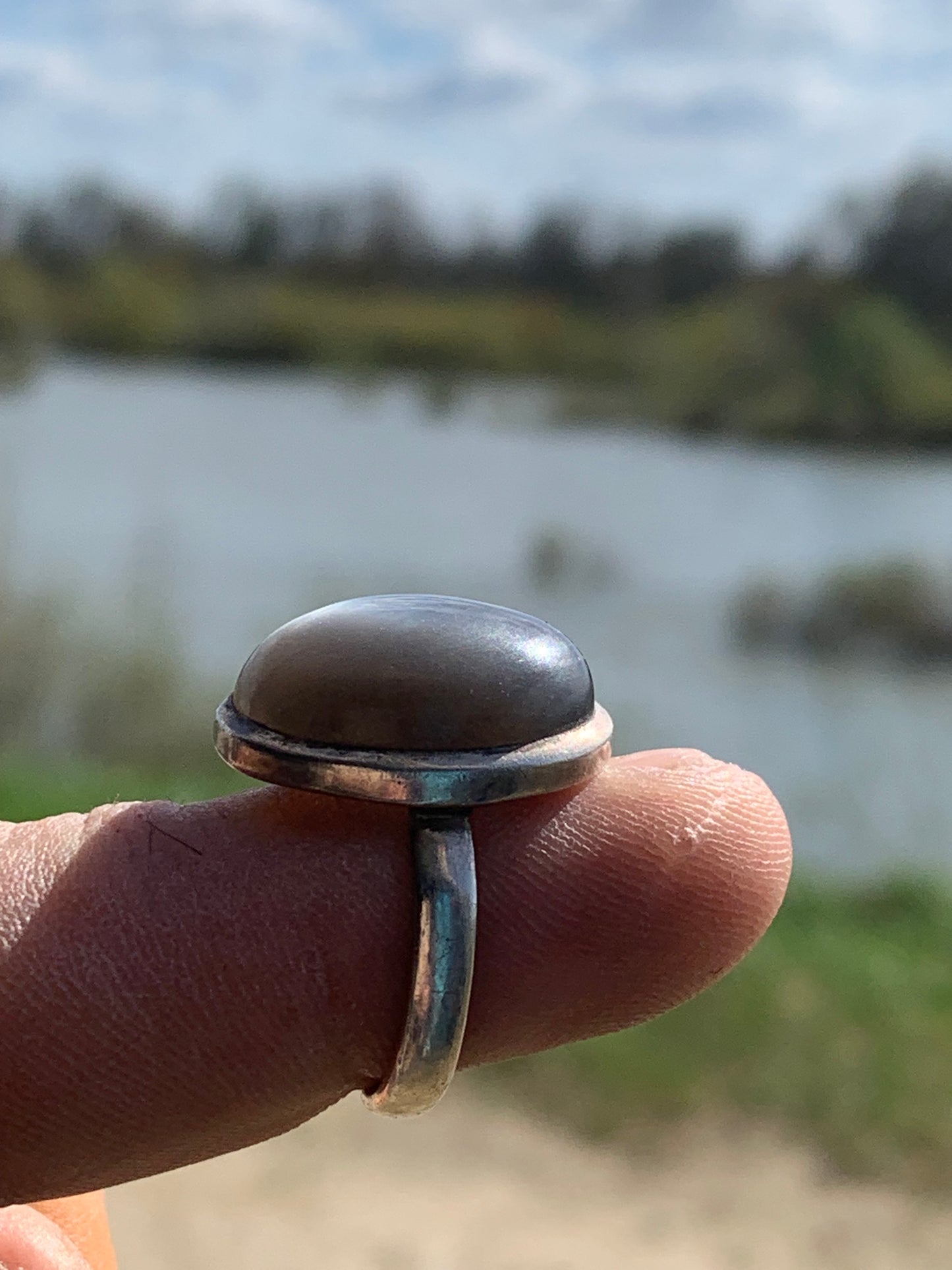 Superbe bague en Pierre de lune grise d'Inde, montée Argent 0.925. Superbe pierre au reflets brillants ! Taille de 56 fr !