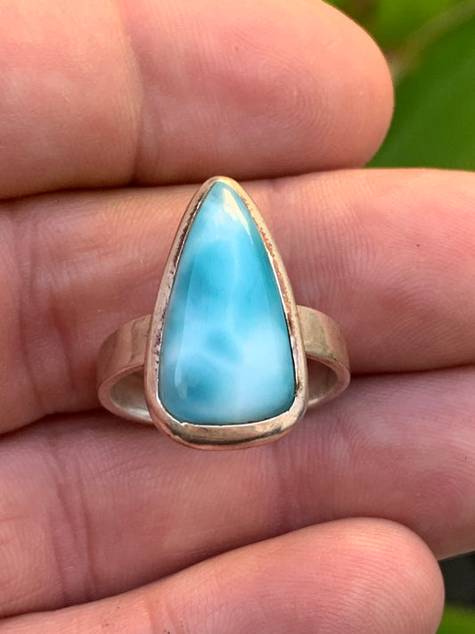 Bague en Larimar, montée Argent 0.925. Superbe pierre au bleu qui rappelle l'océan ! Très belle réalisation ! Taille 61 Fr.