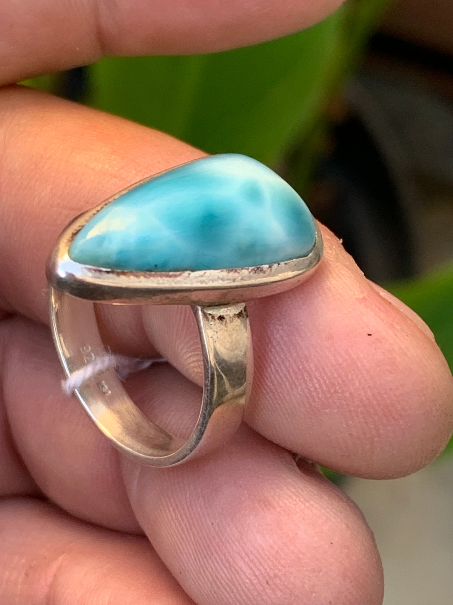 Bague en Larimar, montée Argent 0.925. Superbe pierre au bleu qui rappelle l'océan ! Très belle réalisation ! Taille 61 Fr.