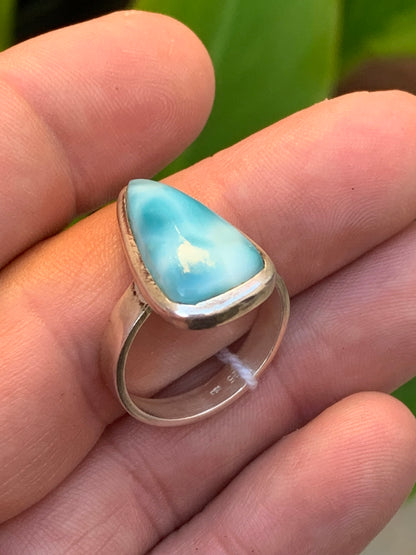 Bague en Larimar, montée Argent 0.925. Superbe pierre au bleu qui rappelle l'océan ! Très belle réalisation ! Taille 61 Fr.