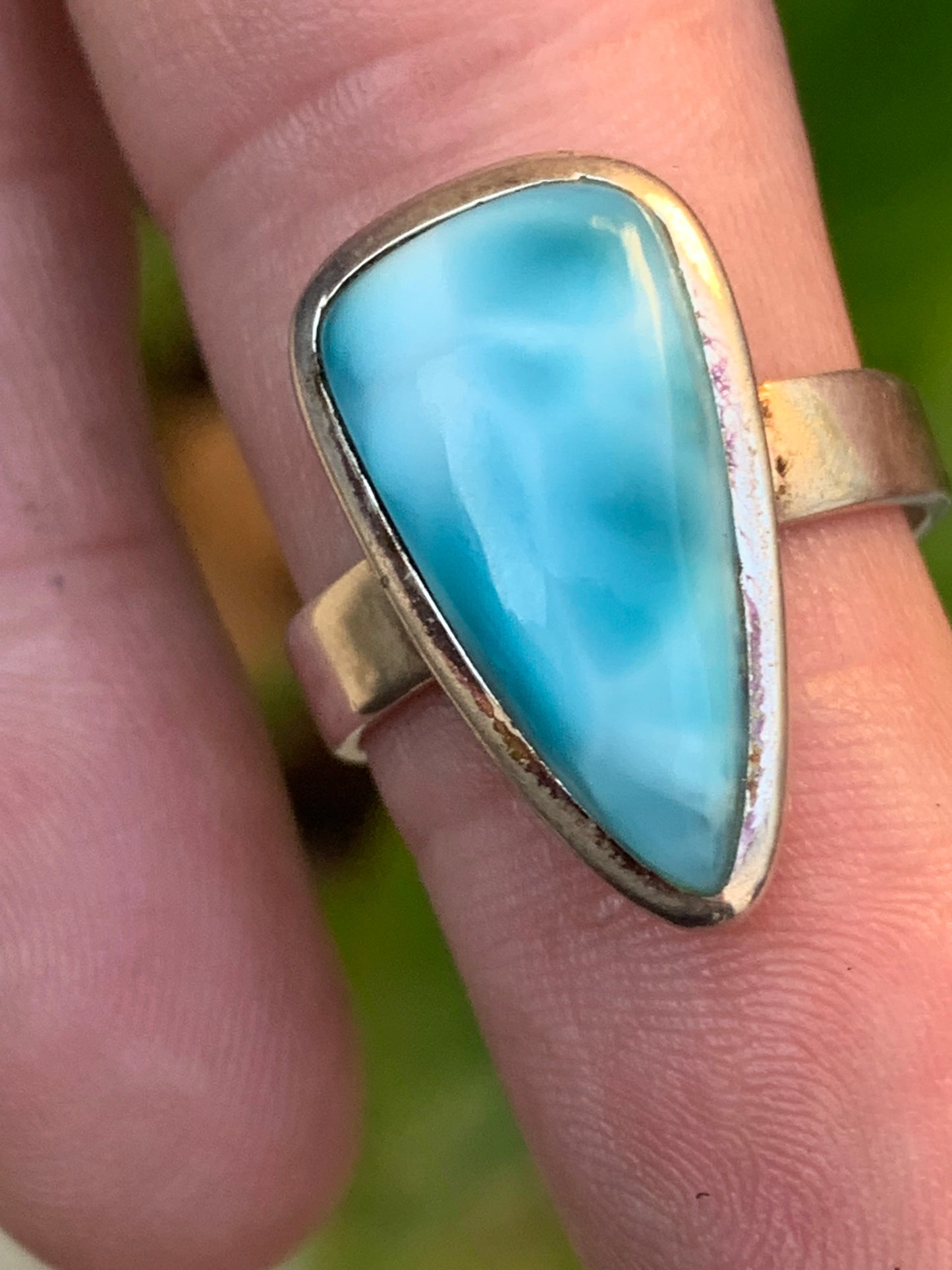 Bague en Larimar, montée Argent 0.925. Superbe pierre au bleu qui rappelle l'océan ! Très belle réalisation ! Taille 61 Fr.