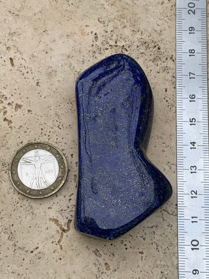 Lapis lazuli, forme libre polie de 74 x 38 x 18 mm - 100 grammes. Un bleu envoûtant et fascinant, pierre des pharaons !