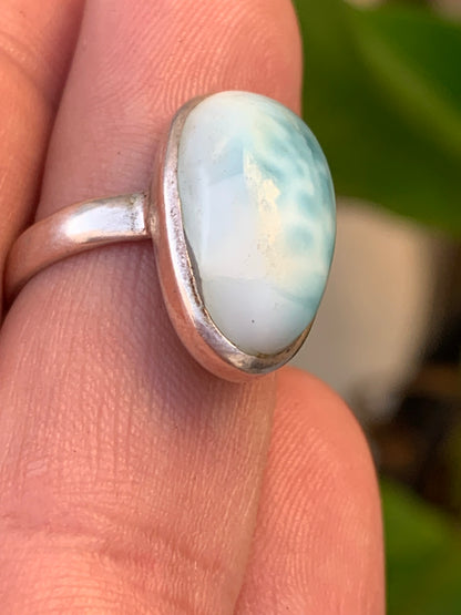 Bague en Larimar, montée Argent 0.925. Superbe pierre au bleu qui rappelle l'océan ! Très belle réalisation ! Taille 57 Fr
