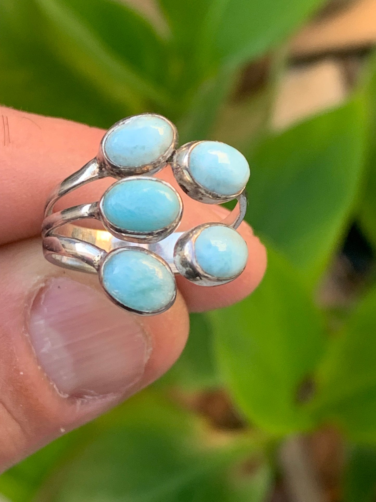 Bague en Larimar, montée Argent 0.925. Superbe pierre au bleu qui rappelle l'océan ! Très belle réalisation ! Taille 55 !