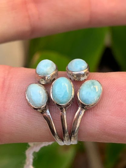 Bague en Larimar, montée Argent 0.925. Superbe pierre au bleu qui rappelle l'océan ! Très belle réalisation ! Taille 55 !