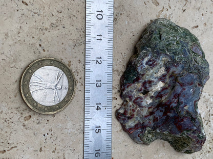 Agate mousse, magnifique spécimen de 64 x 47 x 22 mm - 61 grammes environ. Des dessins et couleurs rares et uniques !