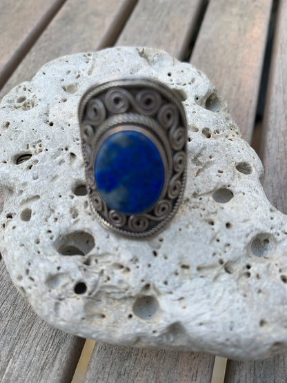 Bague en Lapis lazuli, faîte en Argent 0.925. Superbe pierre au bleu pharaon ! Taille 59 Fr.