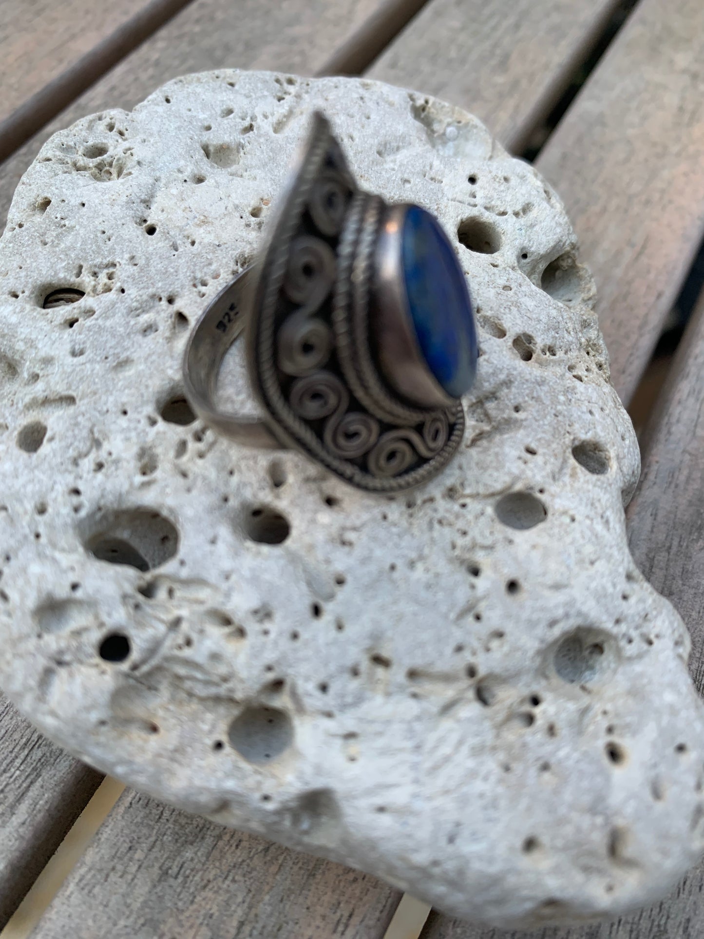 Bague en Lapis lazuli, faîte en Argent 0.925. Superbe pierre au bleu pharaon ! Taille 59 Fr.