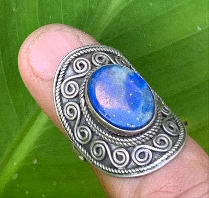 Bague en Lapis lazuli, faîte en Argent 0.925. Superbe pierre au bleu pharaon ! Taille 59 Fr.