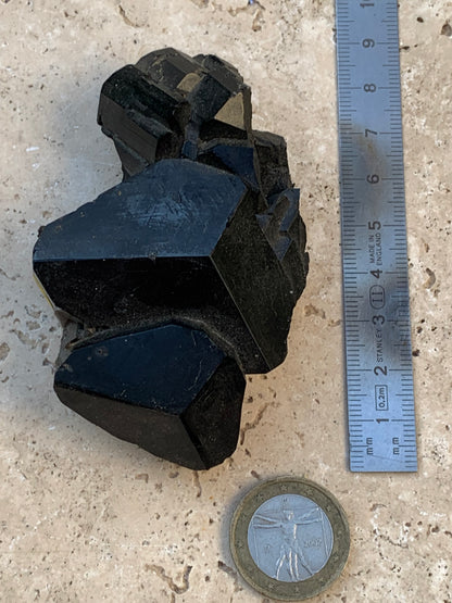 Black tourmaline, natural specimen, twin of 83 x 53 x 32 mm - 166.8 grams. A very beautiful piece with several 3-sided heads! 