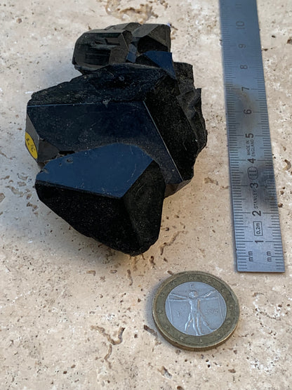 Black tourmaline, natural specimen, twin of 83 x 53 x 32 mm - 166.8 grams. A very beautiful piece with several 3-sided heads! 