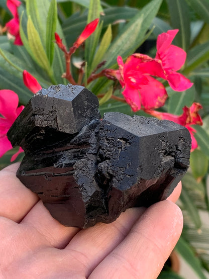 Black tourmaline, natural specimen, twin of 92 x 65 x 50 mm - 263.8 grams. A very beautiful piece with several 3-sided heads! 