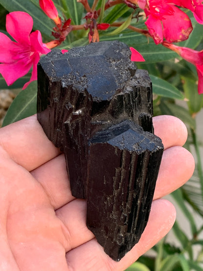 Black tourmaline, natural specimen, twin of 92 x 65 x 50 mm - 263.8 grams. A very beautiful piece with several 3-sided heads! 