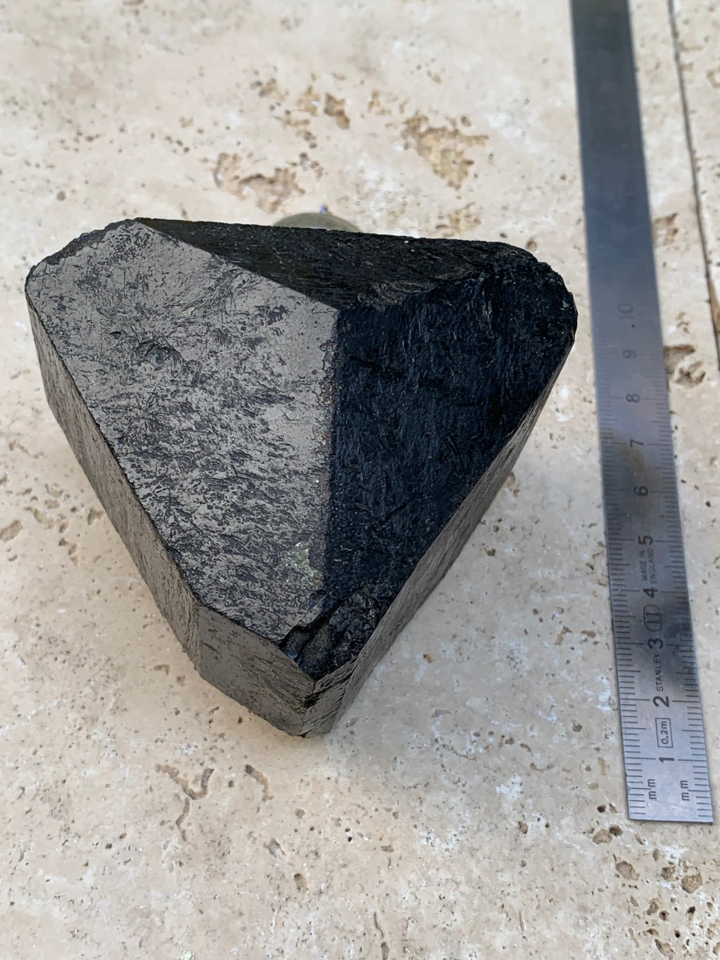 Black tourmaline, natural 3-sided specimen measuring 80 x 65 x 70 mm - 555 grams. A very beautiful and unique piece! 