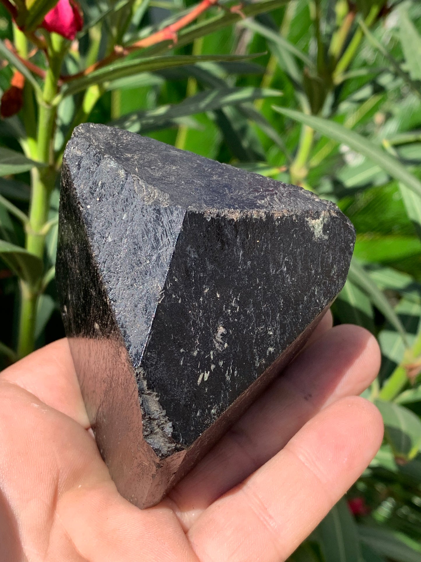 Black tourmaline, natural 3-sided specimen measuring 80 x 65 x 70 mm - 555 grams. A very beautiful and unique piece! 