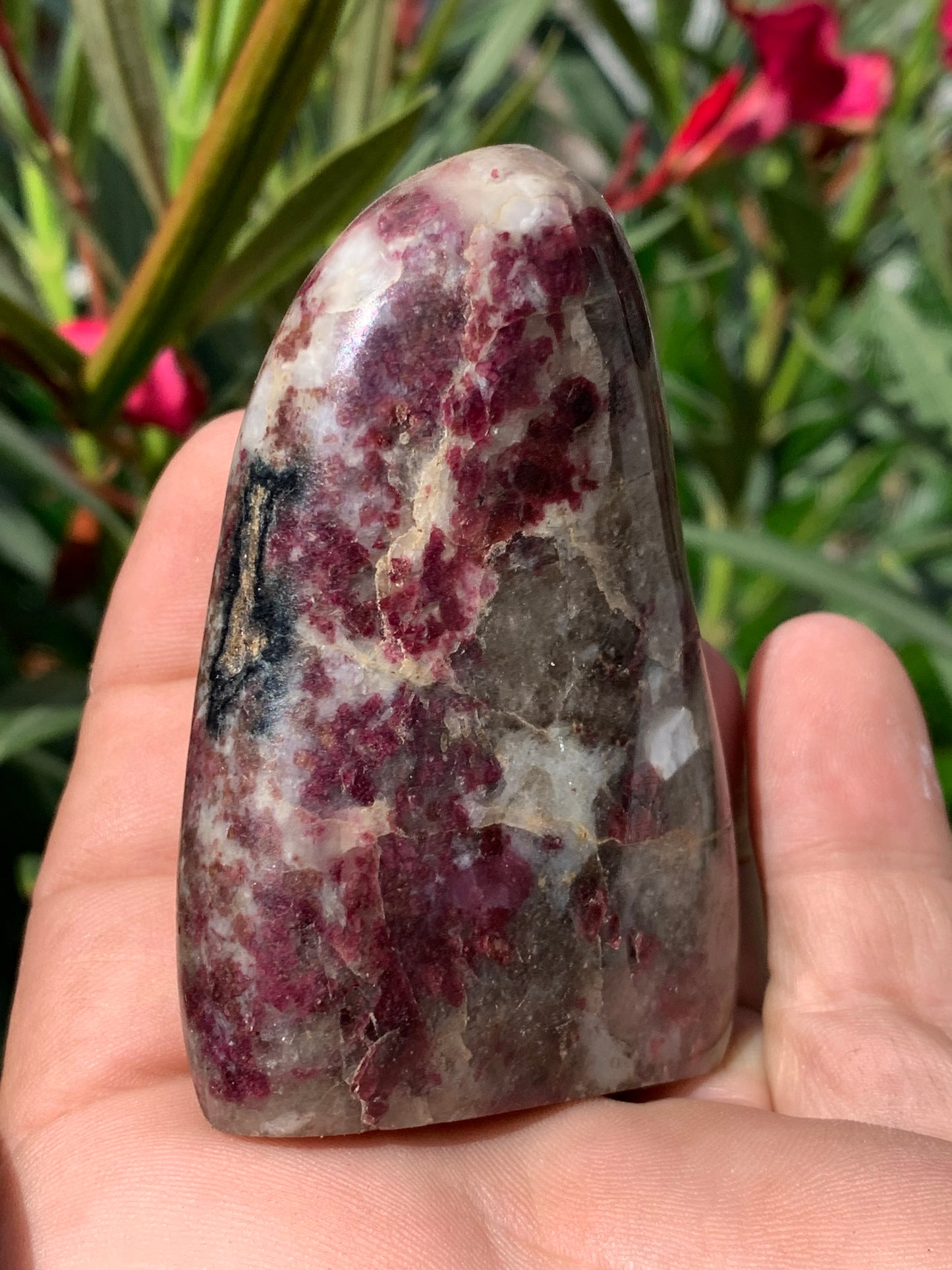 Rubellite Tourmaline, large round pebble measuring 76 x 57 x 28 mm - 164.5 grams. A very beautiful and unique piece! 