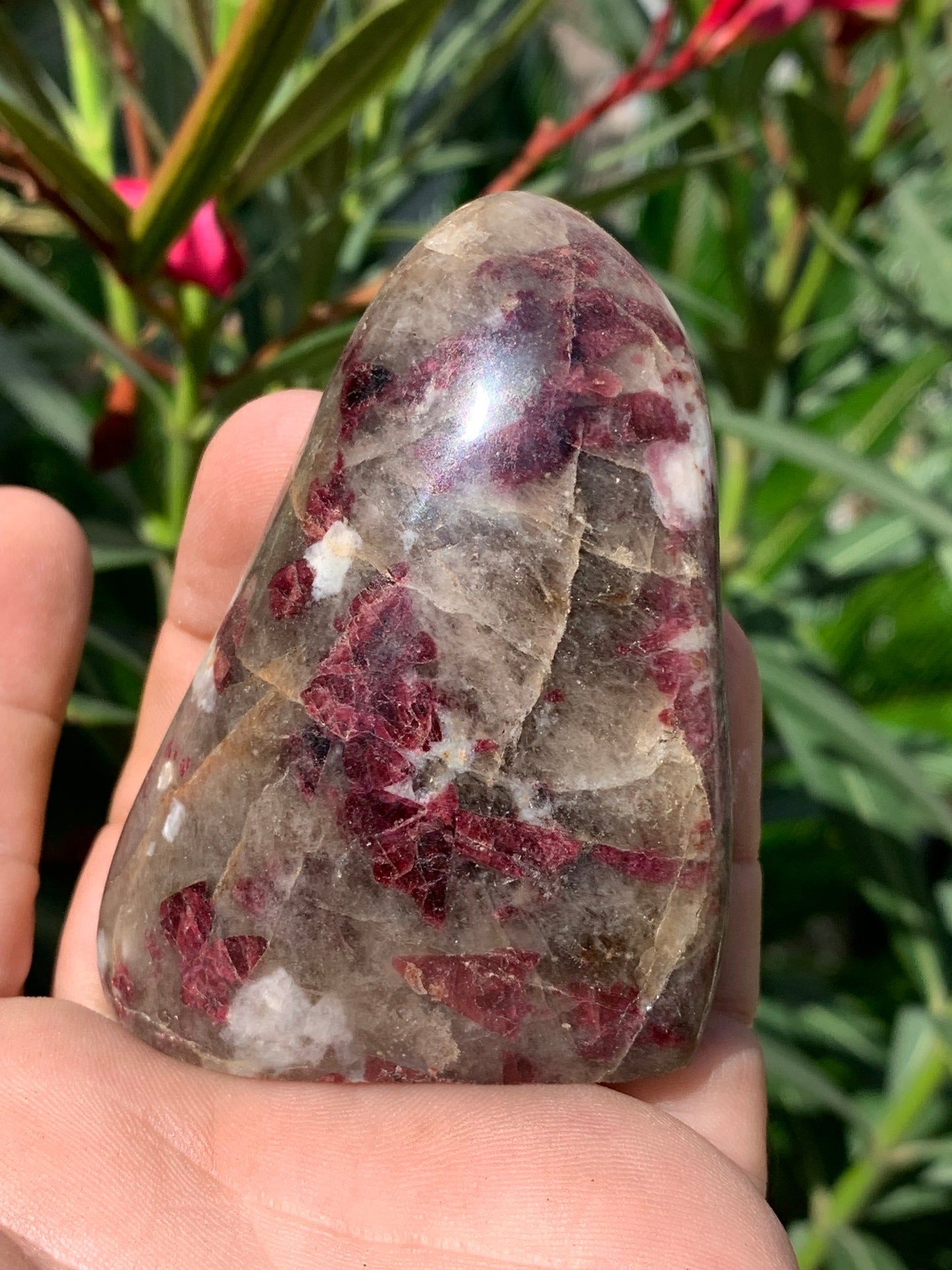 Rubellite Tourmaline, large round pebble measuring 76 x 57 x 28 mm - 164.5 grams. A very beautiful and unique piece! 