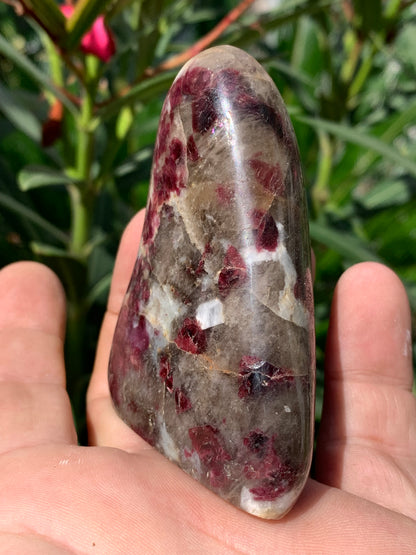 Rubellite Tourmaline, large round pebble measuring 76 x 57 x 28 mm - 164.5 grams. A very beautiful and unique piece! 