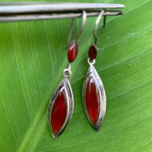 Carnelian earrings, elongated cabochon settings, AA to AAA quality. Sold in 0.925 silver finish, superb stone with incredible energy, perfect!