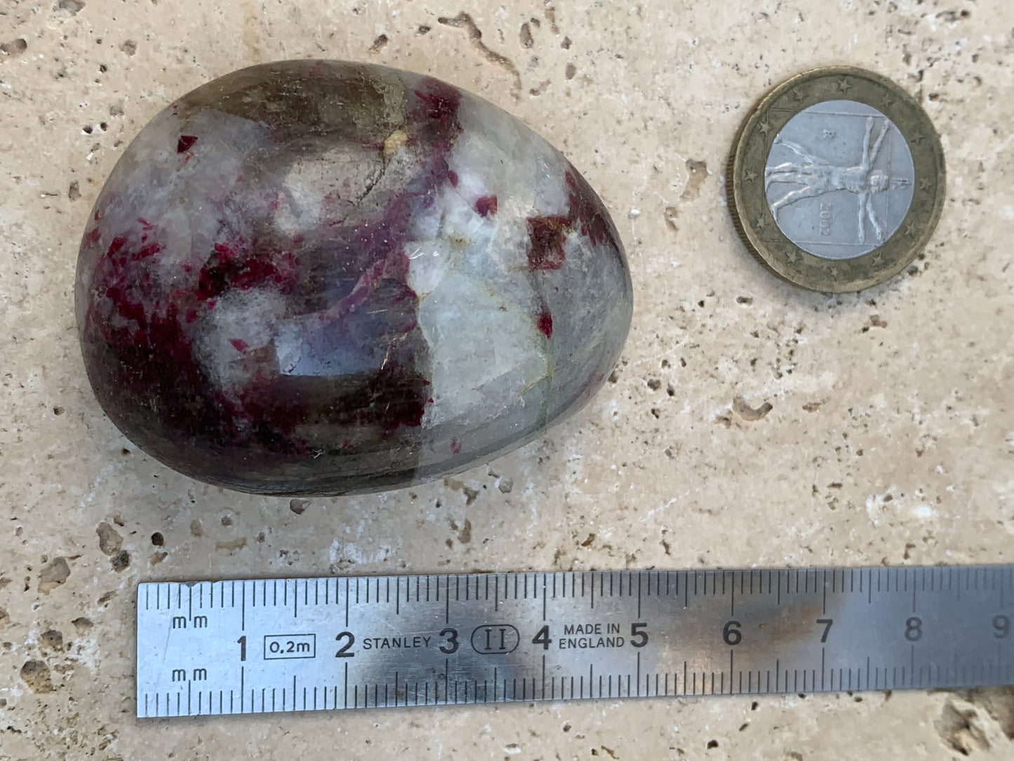 Rubellite Tourmaline, pebble measuring 51 x 40 x 25 mm - 68.4 grams. A very beautiful and unique piece! 