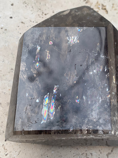 Cristal de roche fumé/ Quartz fumé, pointe laser de 105 x 82 x 49 mm - 553 grammes. Magnifique pièce pour exposition, lithothérapie, collection !