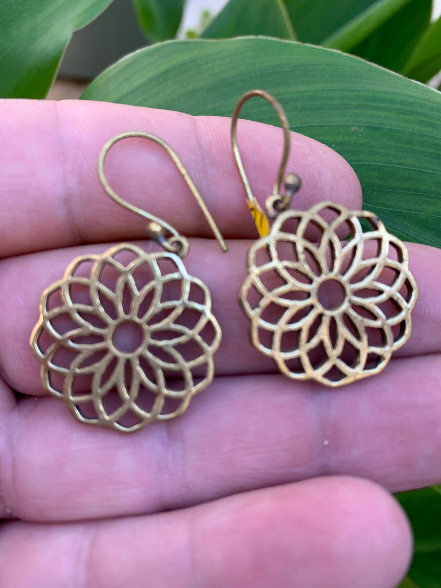 Boucles d'oreilles en forme de 'graine de vie' de 25 millimètres de diamètre, finition laiton, très beau modèle, parfait !