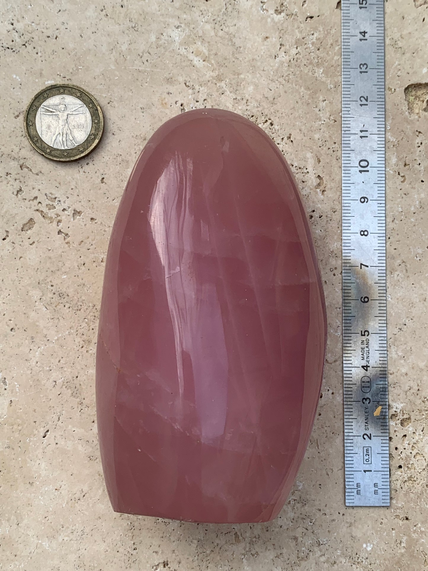 Quartz rose, forme libre de 108 x 62 x 46 millimètres - 447 grammes. Superbe qualité, parfait pour vos collections, expositions...