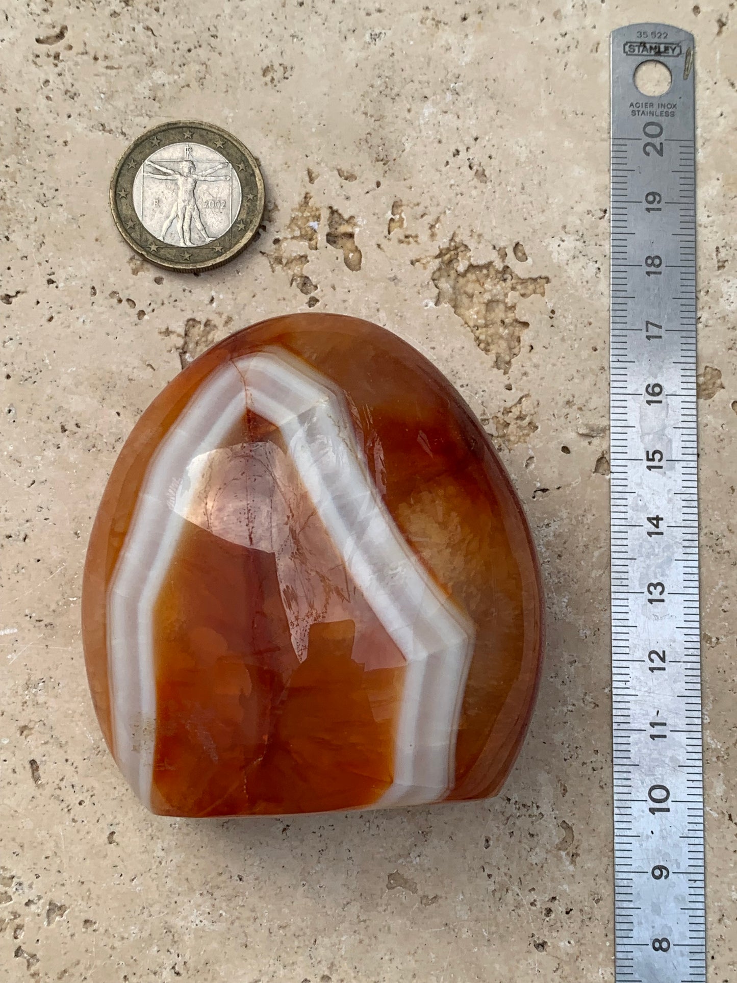 Cornaline, forme libre de 69 x 63 x 35 millimètres - 228,2 grammes. Superbe qualité, parfait pour vos collections, expositions...