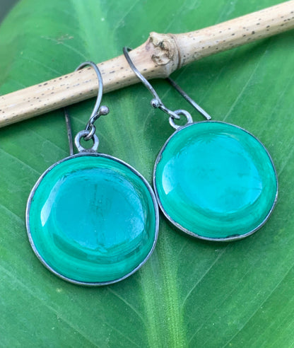Boucles d'oreilles en Malachite, cabochons de 25mm sertis Argent 0.925, superbes pièces de qualité AA à AAA, parfait !