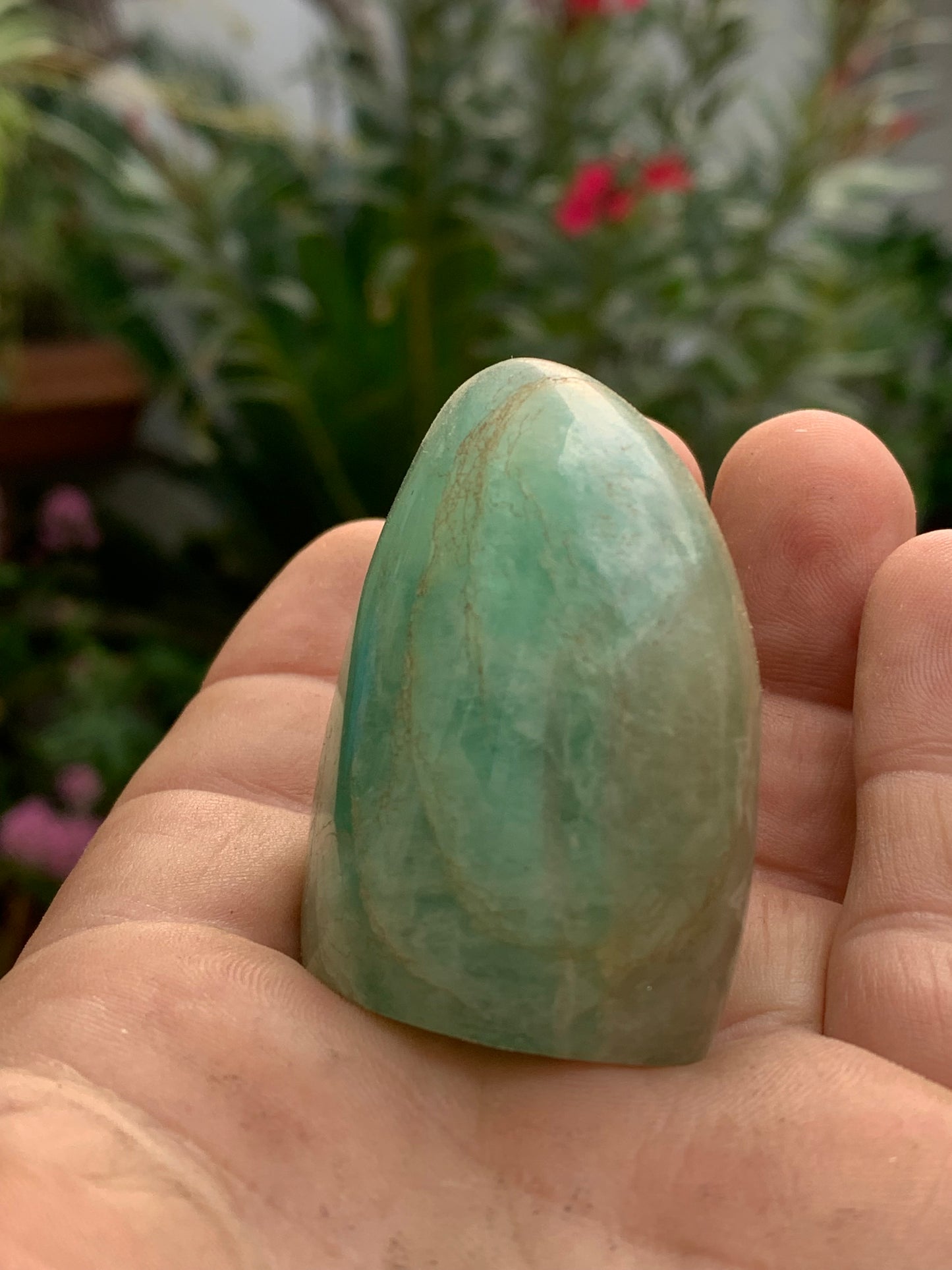 Fluorite verte, forme libre de 50 mm x 43 x 30 - 117,6 grammes. Belle qualité, magnifique pièce !