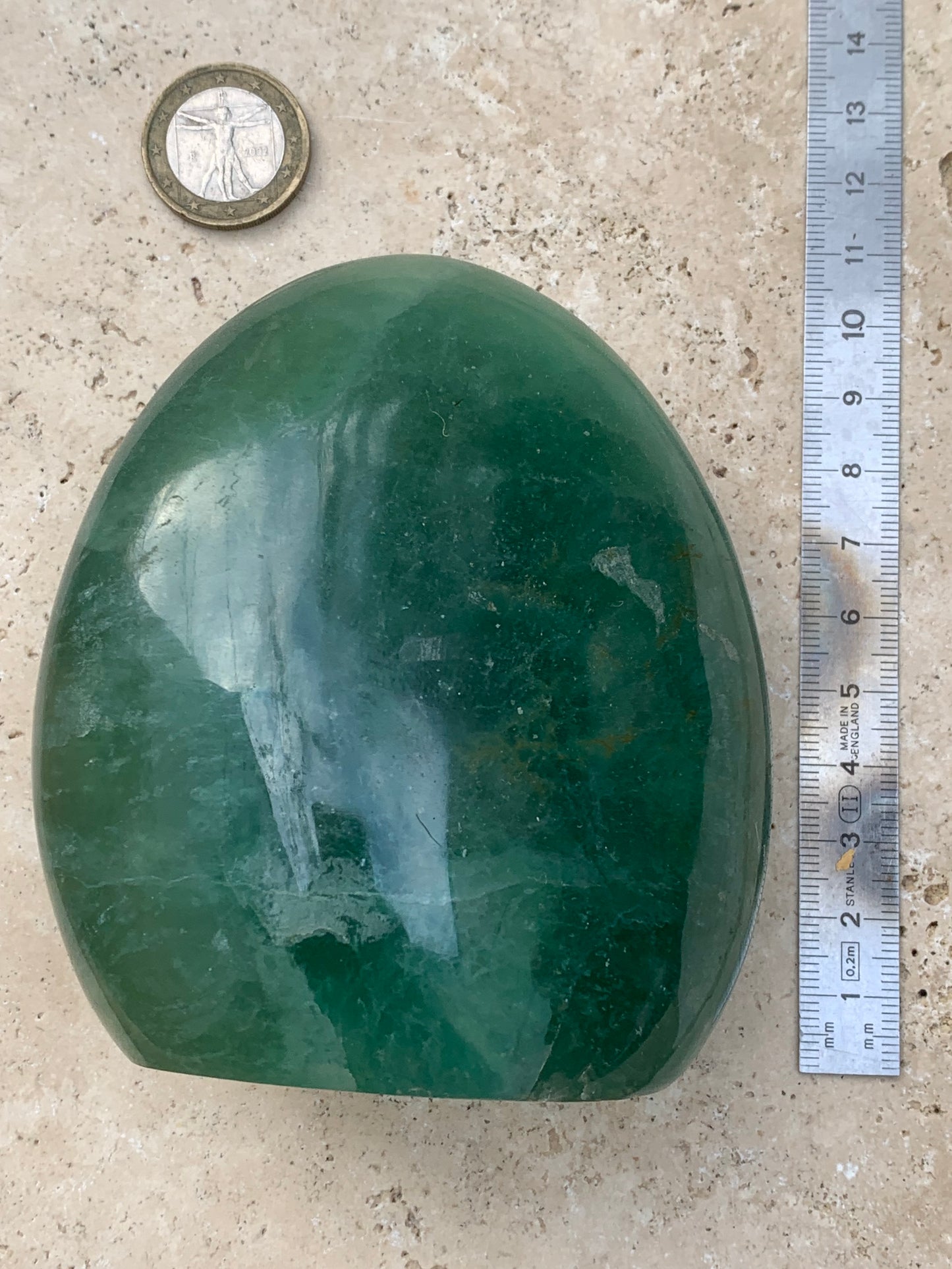 Fluorite verte, forme libre de 100 mm x 90 x 53 - 800 grammes. Belle qualité, magnifique pièce !