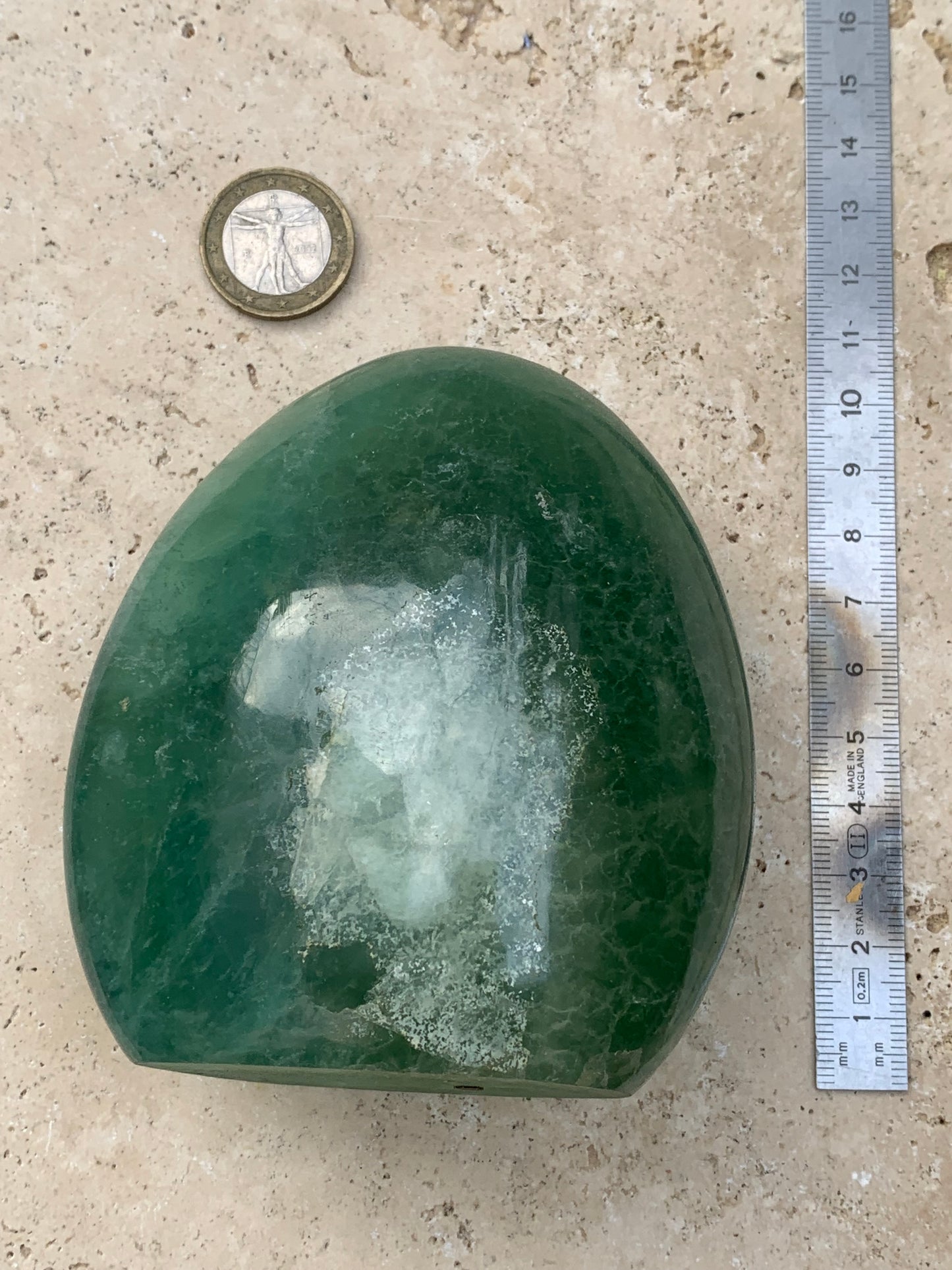 Fluorite verte, forme libre de 100 mm x 90 x 53 - 800 grammes. Belle qualité, magnifique pièce !