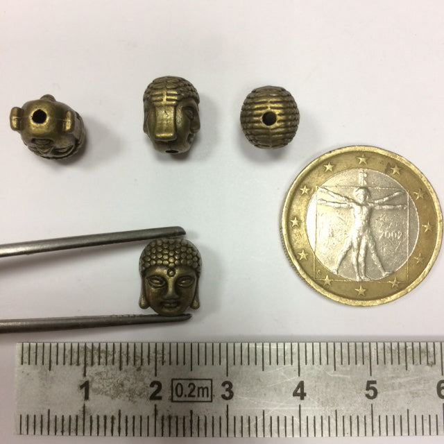 Sélection de perles 'tête de Bouddha', pour création de bracelets, colliers, Mala... De 8 à 20 millimètres... Modèle au choix vendu à l'unité ! Très bonne qualité, finition 'ton argent' !