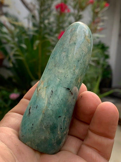 Amazonite, forme libre de 93 mm x 38 x 32 - 173,5 grammes. Belle qualité, magnifique pièce !