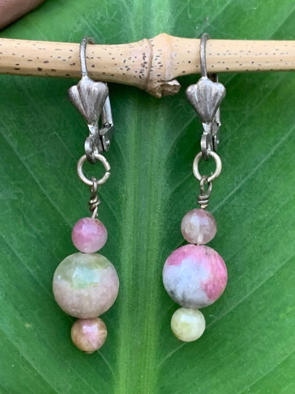 Boucles d'oreilles en Tourmaline rose (Rubellite), 3 perles sur tige en métal, qualité AA à AAA. Vendu en Argent ou en laiton finition argenté ou doré, parfait !