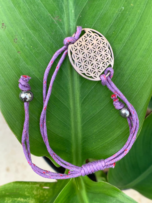 Collection of sliding closure bracelets with 30 millimeter Flower of Life. Adjustable length from 16.5 to 20 centimeters!