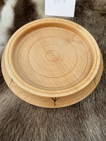 Grande assiette en bois avec ou sans gravure de Runes, 200 mm de diamètre x 30 de haut - 350 grammes. Fait main en France (19), très belle qualité, magnifique pièce !