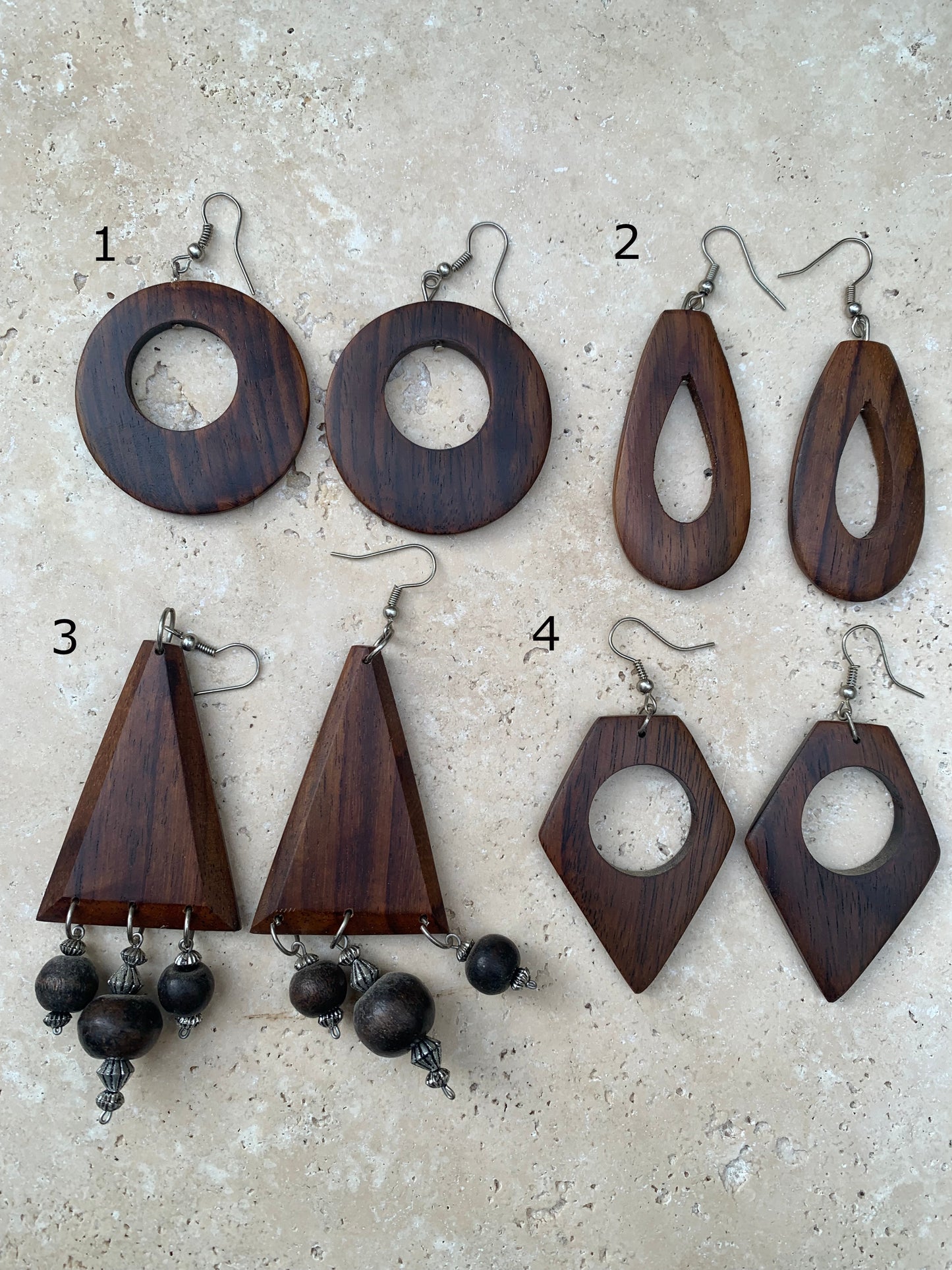 Boucles d'oreilles en bois d'acajou de 6 à 10 centimètres de hauteur, boucle en métal, 2 options : laiton argenté ou Argent 925, superbes pièces !