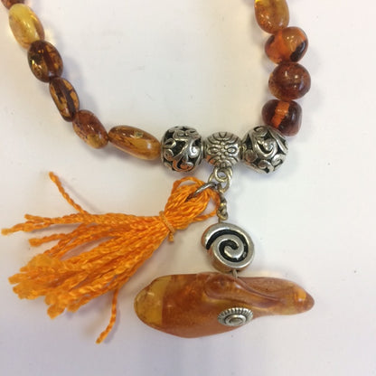 Création Gem & Zen, Mala de 108 perles en perle d'Ambre de 70 centimètres de longueur environ. Qualité AA à AAA, superbe pièce avec pochette de rangement offerte !