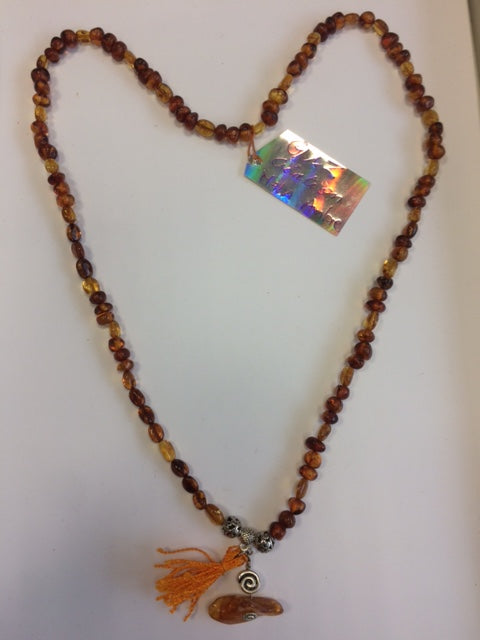 Création Gem & Zen, Mala de 108 perles en perle d'Ambre de 70 centimètres de longueur environ. Qualité AA à AAA, superbe pièce avec pochette de rangement offerte !