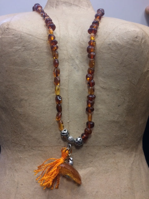 Création Gem & Zen, Mala de 108 perles en perle d'Ambre de 70 centimètres de longueur environ. Qualité AA à AAA, superbe pièce avec pochette de rangement offerte !