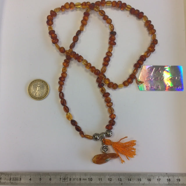Création Gem & Zen, Mala de 108 perles en perle d'Ambre de 70 centimètres de longueur environ. Qualité AA à AAA, superbe pièce avec pochette de rangement offerte !
