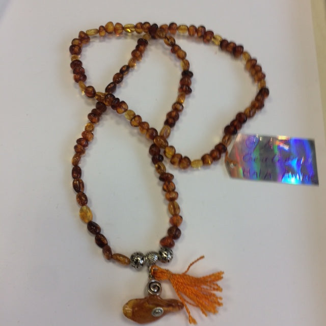 Création Gem & Zen, Mala de 108 perles en perle d'Ambre de 70 centimètres de longueur environ. Qualité AA à AAA, superbe pièce avec pochette de rangement offerte !