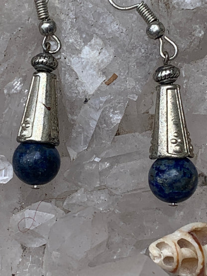Boucles d'oreilles en Lapis lazuli, perle de 8 mm avec fantaisie, qualité AA à AAA. Vendu en finition Argent ou en laiton argenté, parfait ! + photo pour un choix de perles diverses !