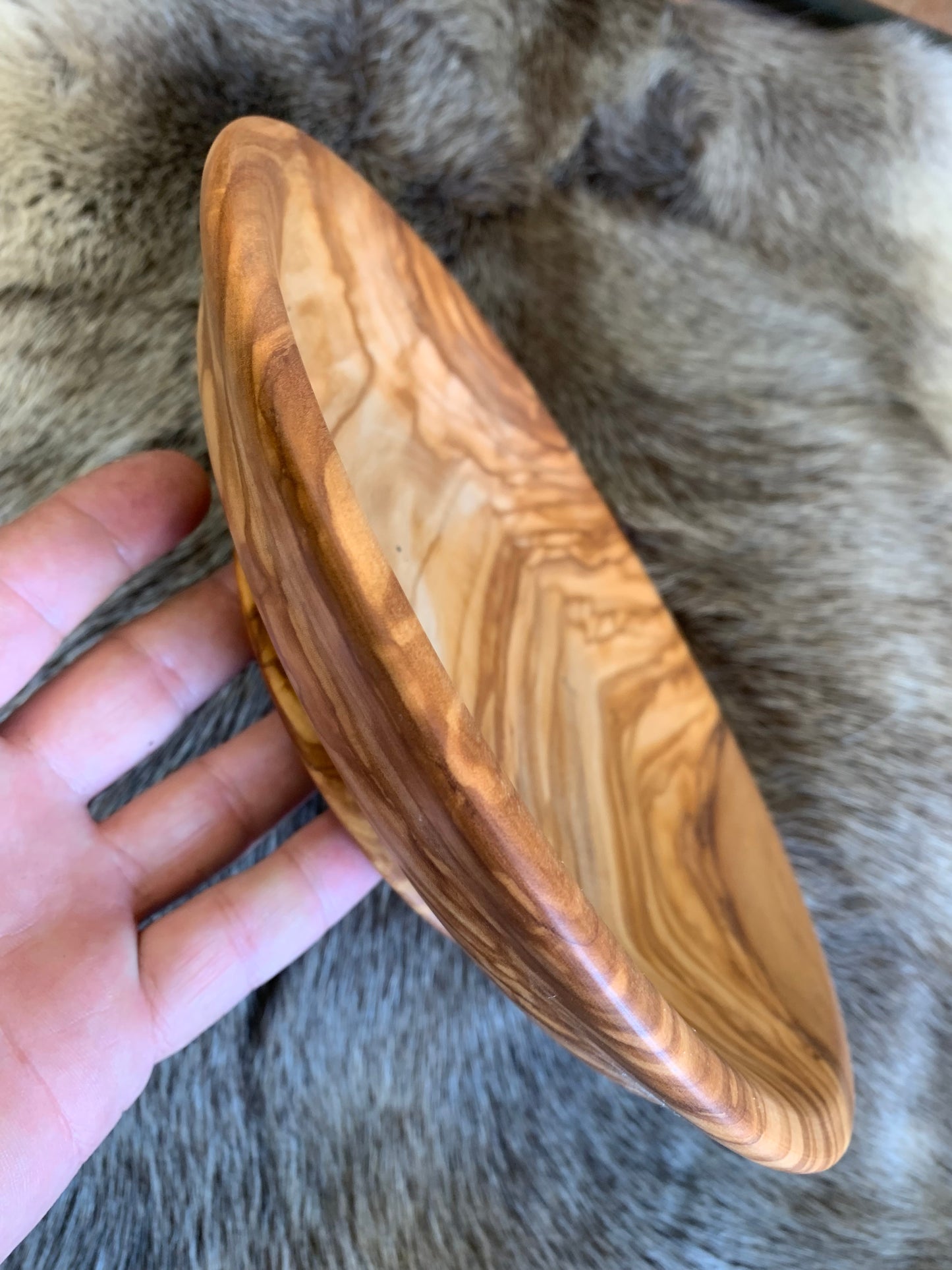 Assiette en bois avec ou sans gravure de Runes, 220 à 240 mm de diamètre x 40 de haut x 8 - 250 grammes. Fait main en France (19), très belle qualité, magnifique pièce !