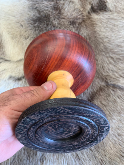 Plat de présentation de style 'Calice' en bois avec ou sans gravure de Runes, 2 tailles au choix. Fait main en France (19), très belle qualité, magnifiques pièces !