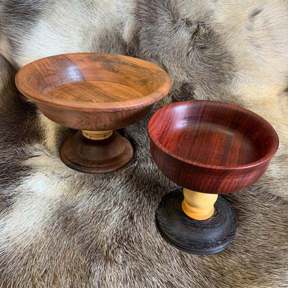 Plat de présentation de style 'Calice' en bois avec ou sans gravure de Runes, 2 tailles au choix. Fait main en France (19), très belle qualité, magnifiques pièces !