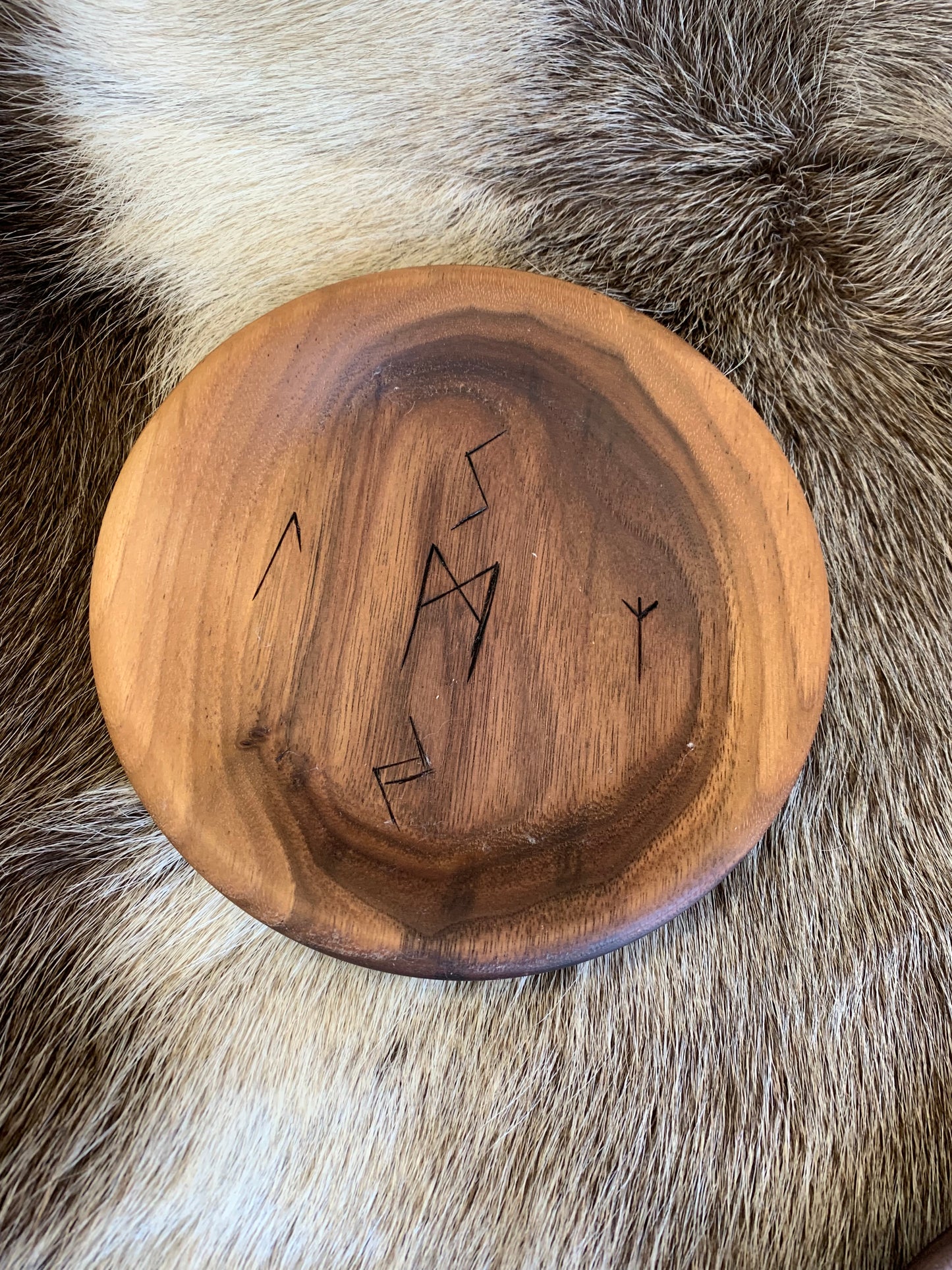 Coupelle en bois avec ou sans gravure de Runes, 160 mm de diamètre x 30 de haut - 150 grammes. Fait main en France (19), très belle qualité, magnifique pièce !
