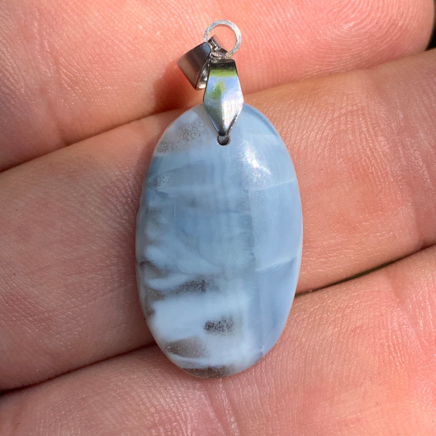 Opale Owyhee, pendentif en Argent, de 40mm de hauteur x 15 x 5. Vendu avec cordon réglable de couleur noire !
